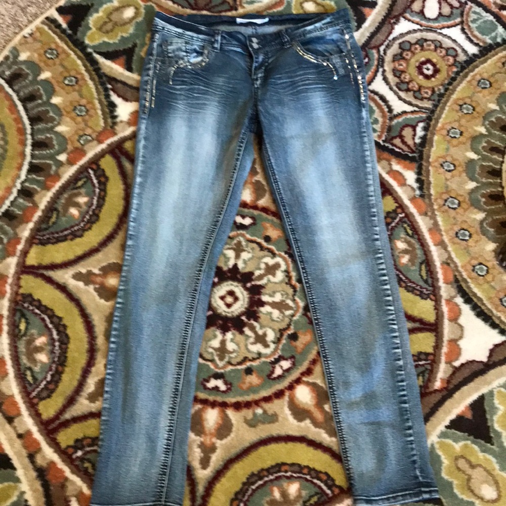 No Boundaries Size 13 with sequins